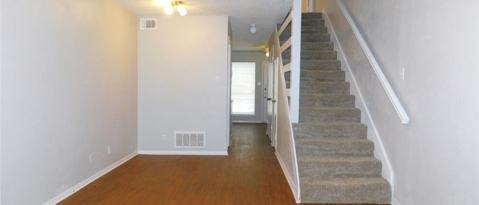 Building Photo - 1911 Kingswood Ct