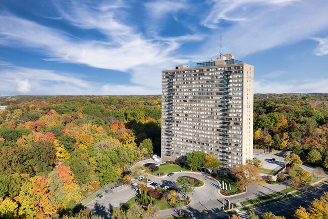 Building Photo - Lake Park Tower