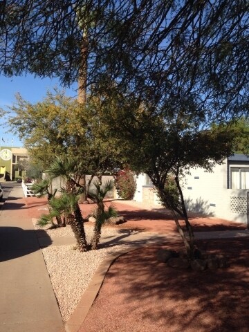 Building Photo - Canyon Gardens