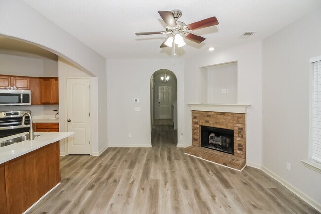 Foto del edificio - 1254 Carlton Ridge Dr