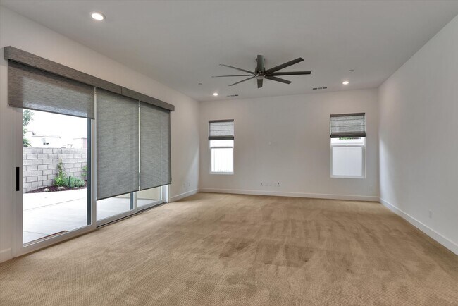 Foto del edificio - 8125 Denali Dr