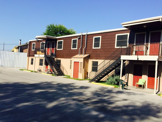 Building Photo - Silvercreek Apartments