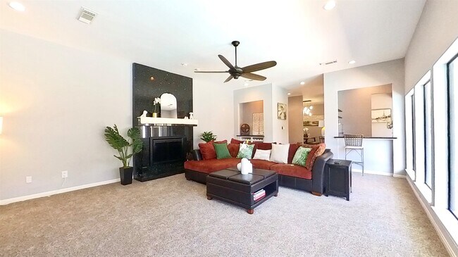 Foto del edificio - 3339 Country Club Blvd