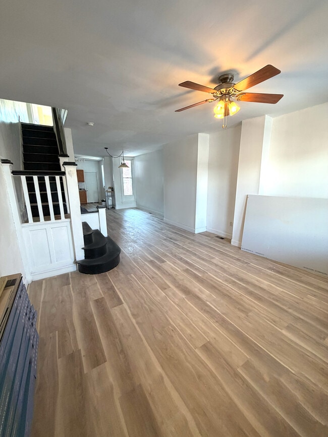 Building Photo - 5502 Thomas Ave