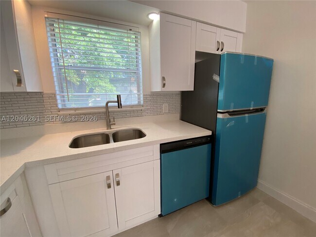 Foto del edificio - 601 SE 5th Ct