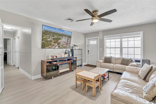 Foto del edificio - 709 SW 7th Ave