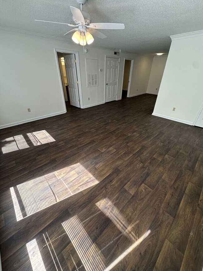 Foto del edificio - 2 Bedroom 2 Bathroom Condo!