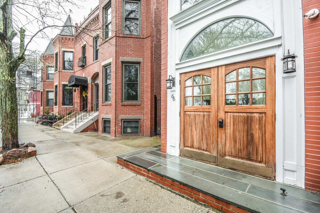 Primary Photo - 66 N St