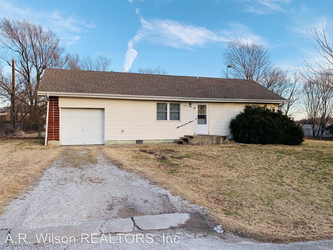 2 br, 1 bath House 312 S. Grant St. House Rental in Willard, MO
