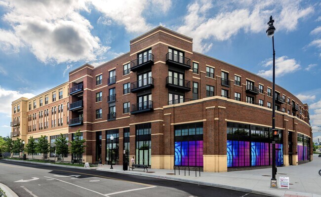 Foto del edificio - Crest At Skyland Town Center