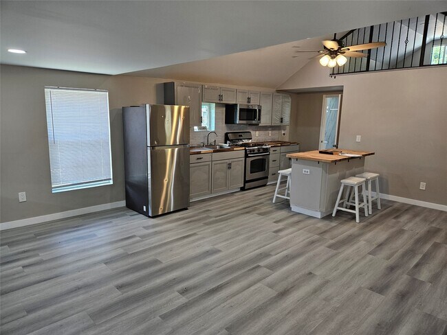 Foto del edificio - 6940 Hemlock St