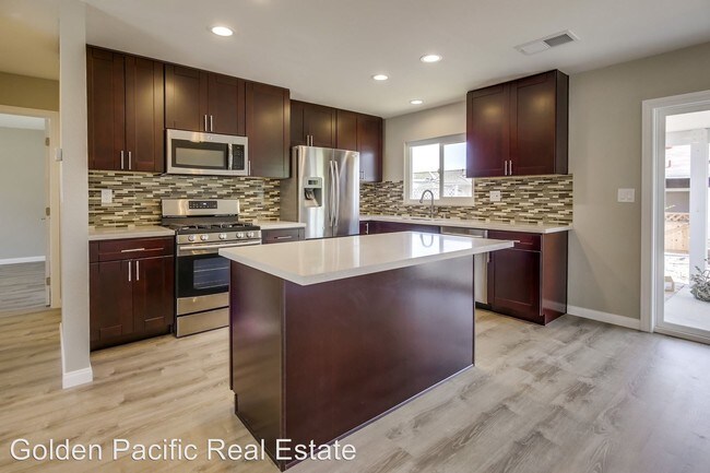 Building Photo - 2 br, 2 bath House - 915 La Fiesta Ct.