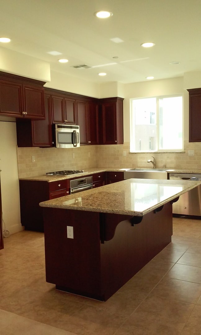 Building Photo - Prime Dublin Location, Great for Commuters & Roommates! 4 Bed, 3 Bath, Near Shopping Walk & To Ba...