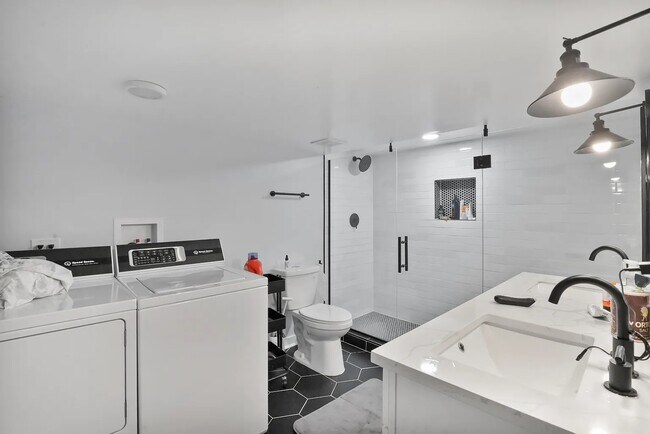 Foto del edificio - 5007 N Winchester Ave