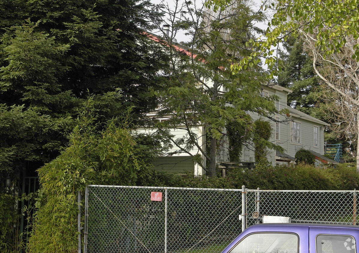 Primary Photo - 1270 63rd St