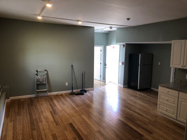 Foto del edificio - 8 Maple St