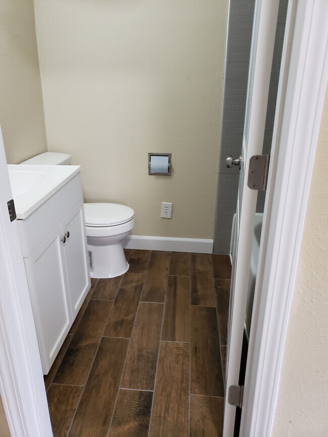 2906 S Estelle St Unit No1, Seattle, WA 98144 Condo for Rent in