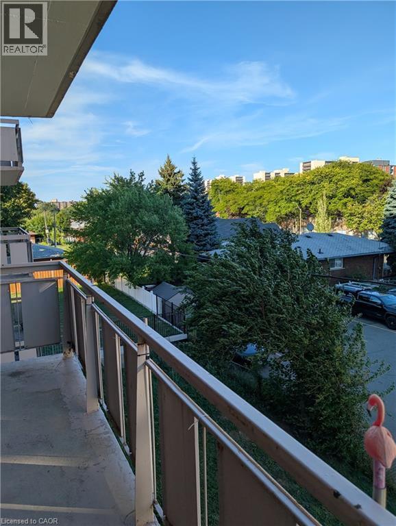 Building Photo - 851 Queenston Rd