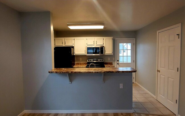 Building Photo - 2610 Northampton Dr