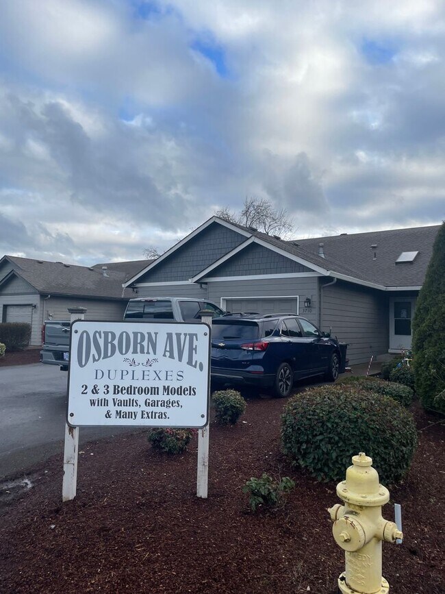 Building Photo - 3710-3712 Osborn Ave NE Salem, OR 97301