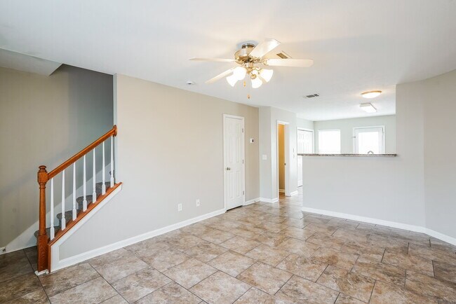 Building Photo - 8013 Logan Dr