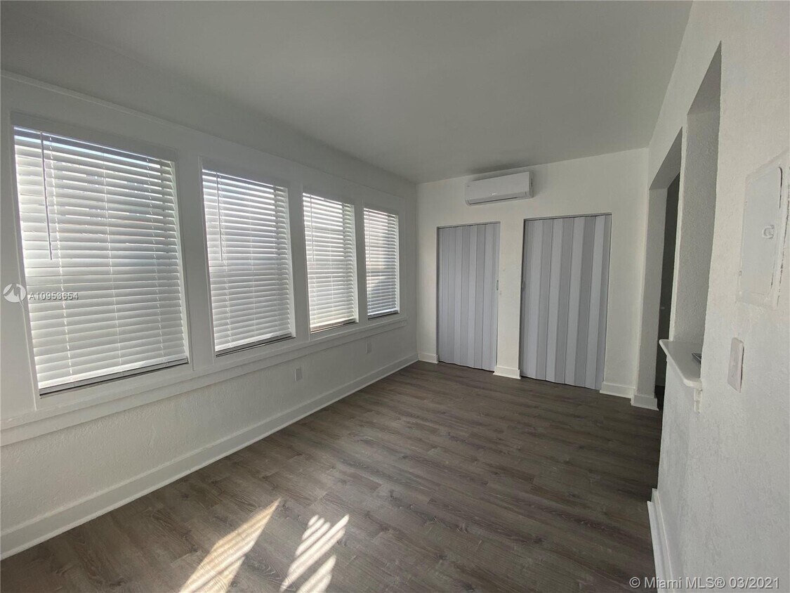Foto del edificio - 501 SW 6th Ct