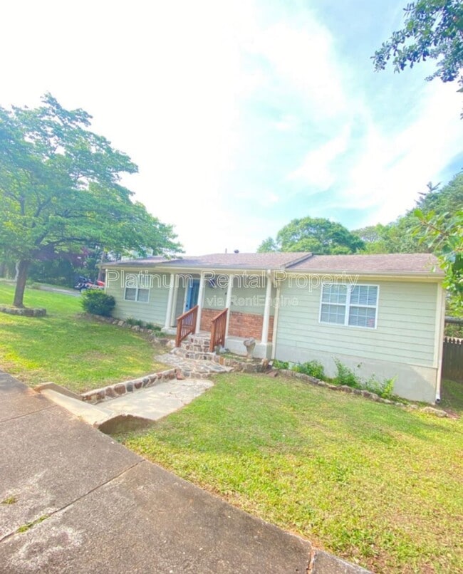 Photo - 1680 Hill St NE House