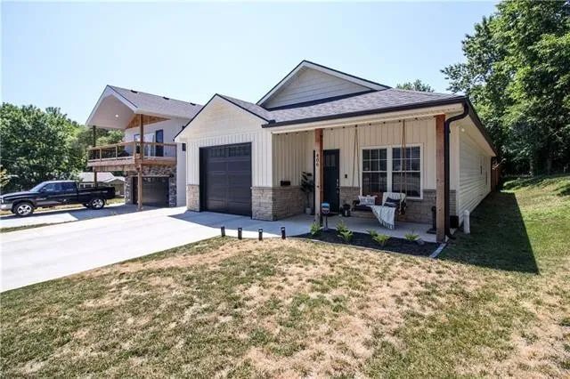 Foto del edificio - 406 W Market St