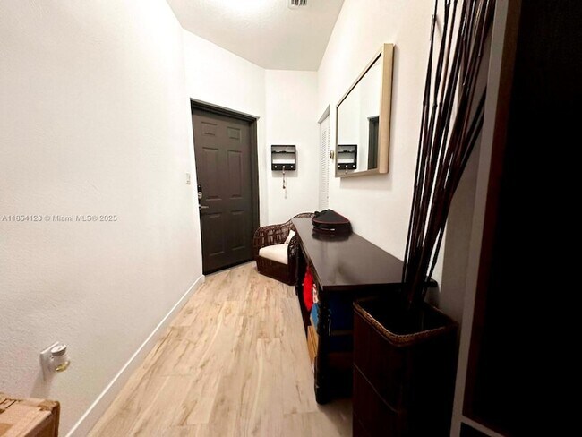 Foto del edificio - 15540 SW 136th St