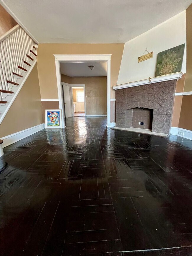 Foto del edificio - Spacious 3-Bedroom Townhome in Juniata! Available NOW!