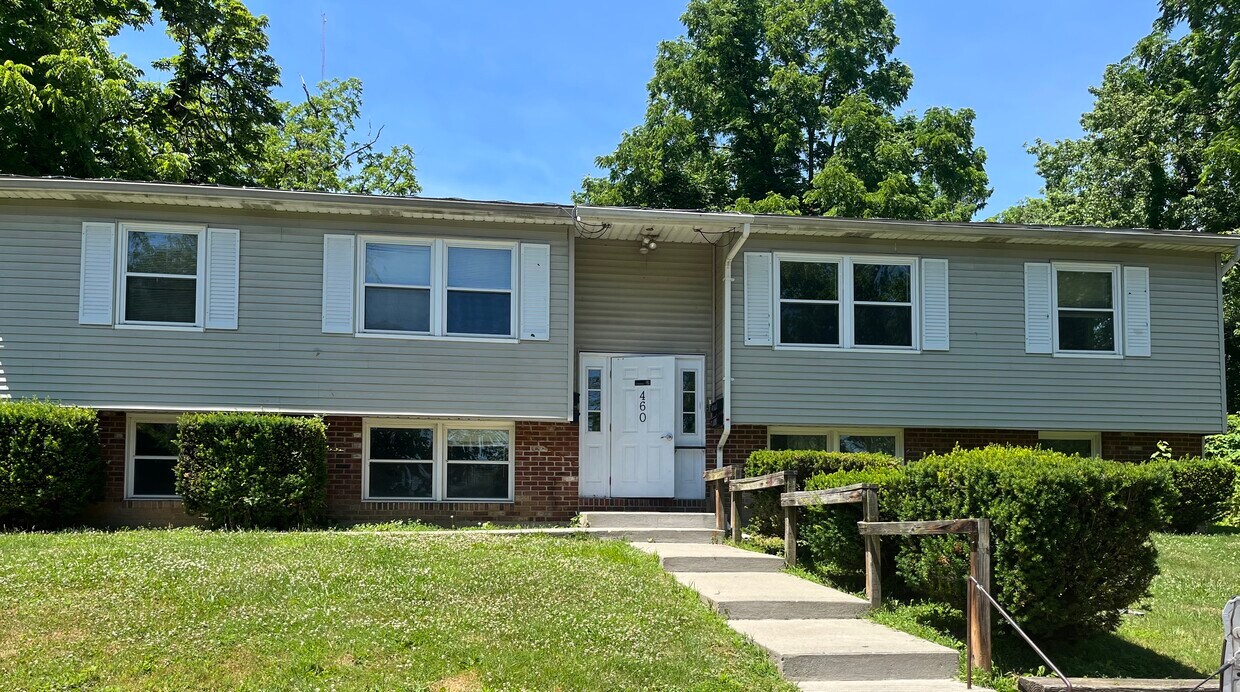 460 Grant St Unit 4, Sharon, PA 16146 460 Grant St Sharon, PA