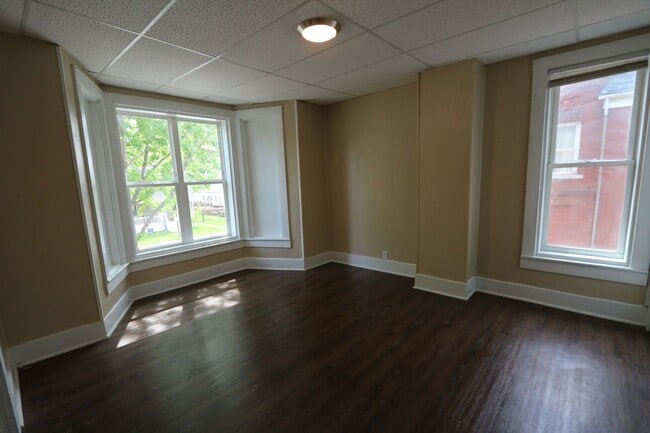 Building Photo - 815-815 N 7th St