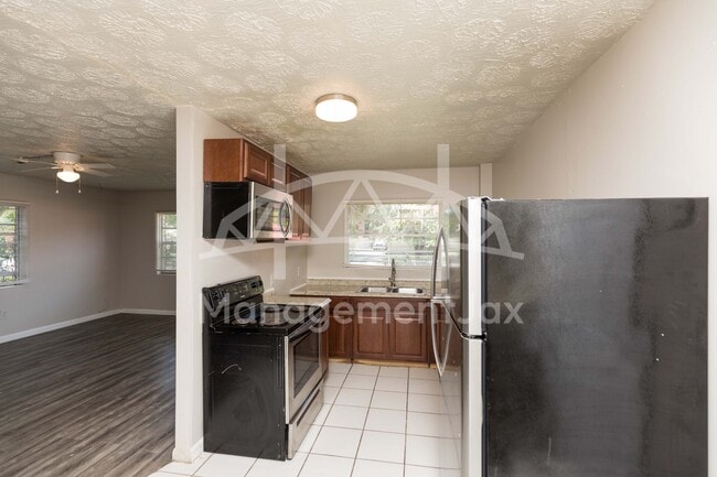 Foto del edificio - 2055 Talladega Rd