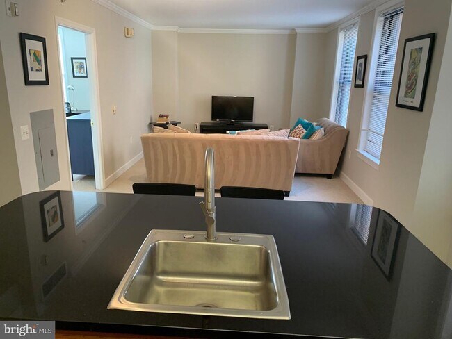 Foto del edificio - 631 D Street NW