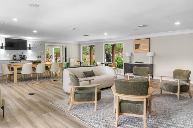 Building Photo - Riverchase Landing