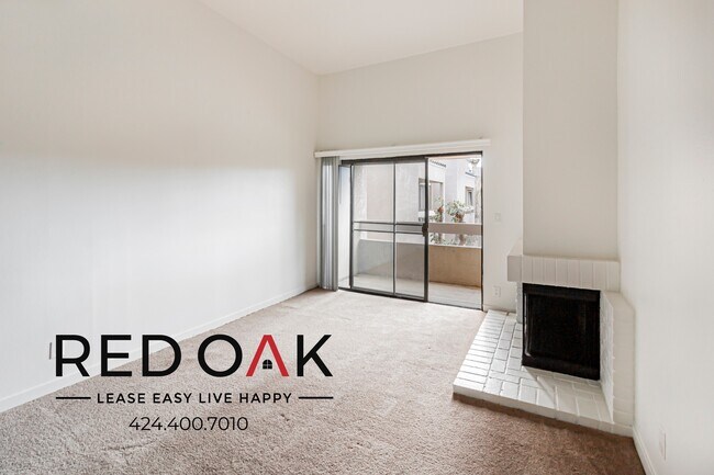 Foto del edificio - ~2 Months FREE~ Incredible Two Bedroom wit...