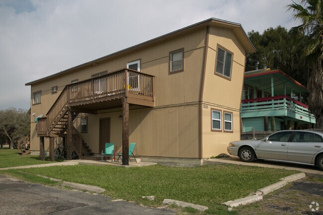 Foto del edificio - Marlin Court Apartments