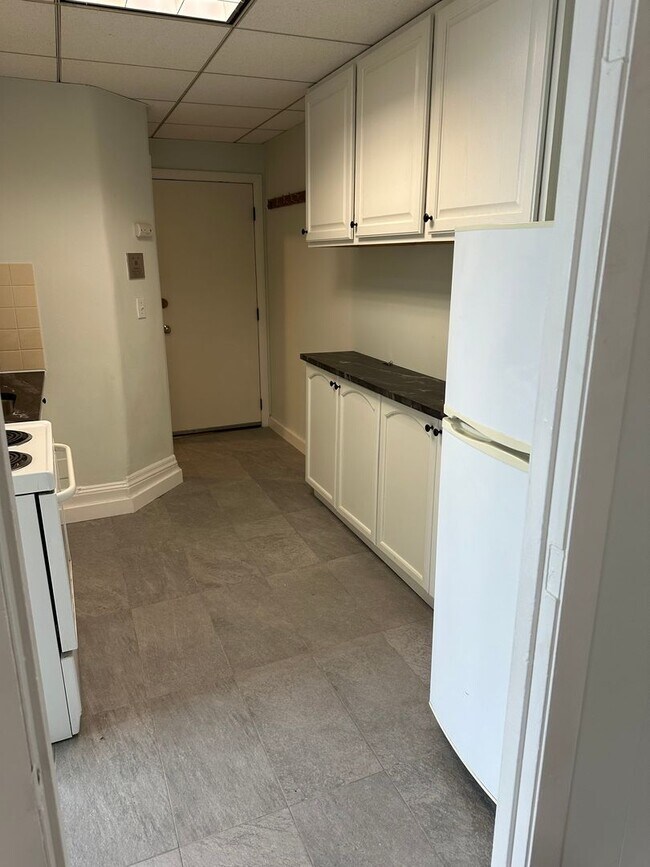 Foto del edificio - Nicely updated, pet friendly 1 bed near Porter Square in Cambridge!
