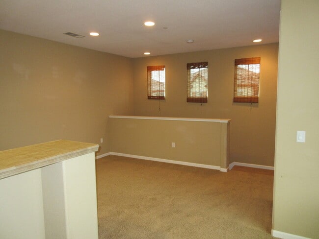 Building Photo - Updated Condo with Balcony in the Rivage at The Parkway