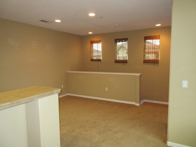 Foto del edificio - Updated Condo with Balcony in the Rivage at The Parkway