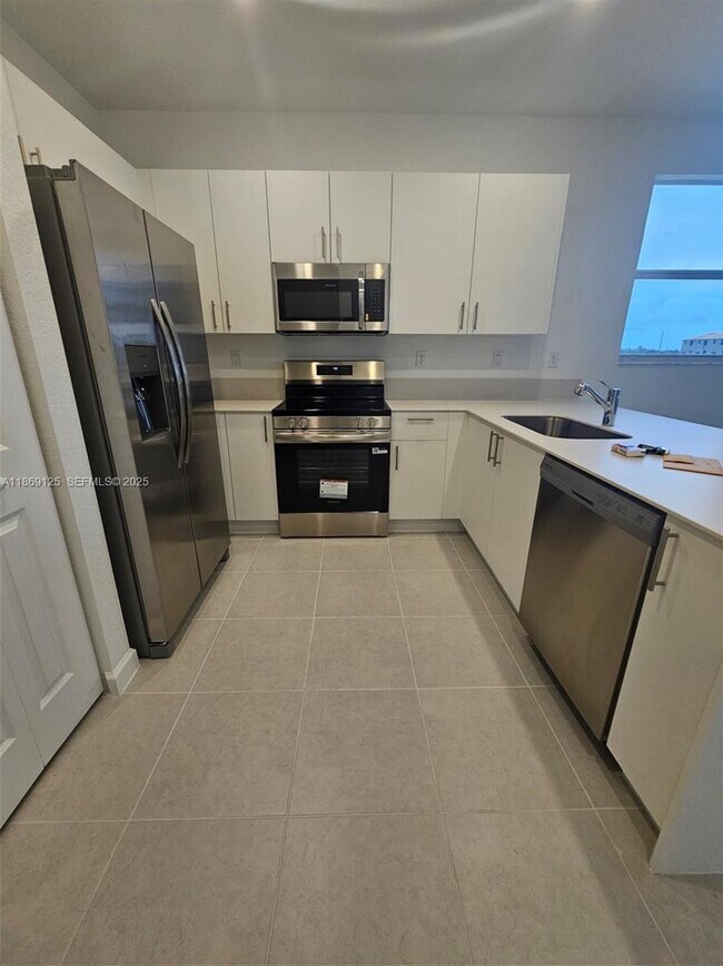 Foto del edificio - 2785 SE 25th Ave