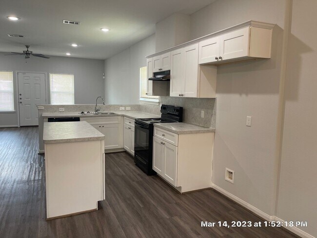 Building Photo - 9014 Everglade Dr