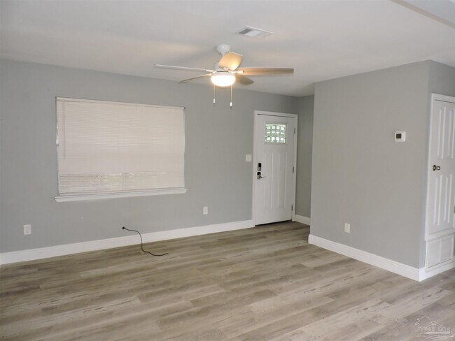 Foto del edificio - 603 N Crow Rd
