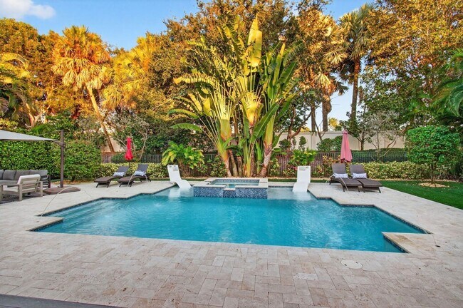 Foto del edificio - 17662 Cadena Dr