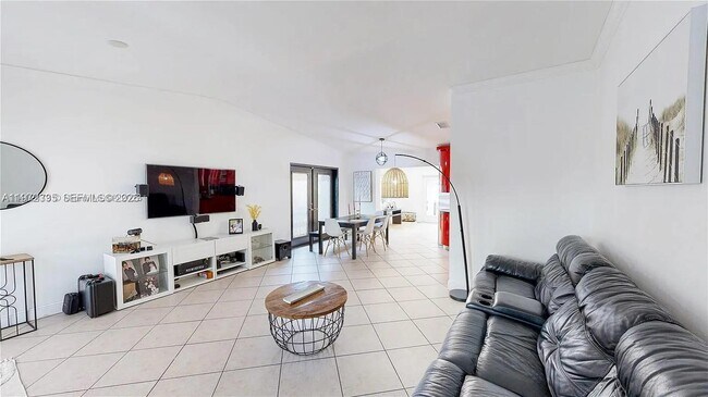 Foto del edificio - 13821 SW 14th St