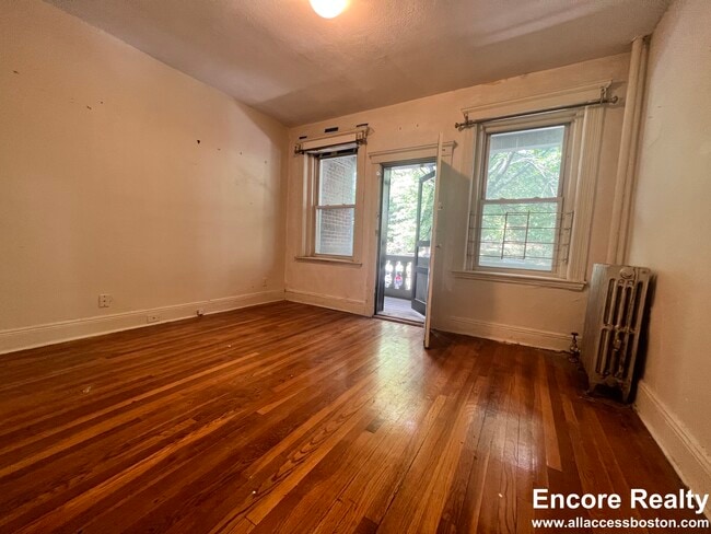 Building Photo - 15 Egremont Rd