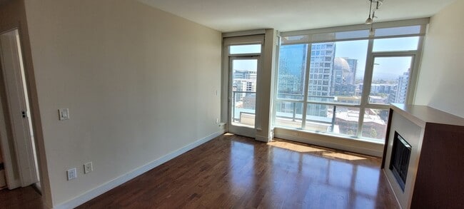 Building Photo - DOWNTOWN / East Village / Petco Park - The...
