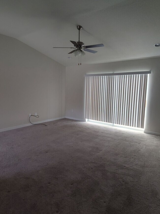 Building Photo - 3BR/2BA Home in Marion Oaks – Spacious Lot...