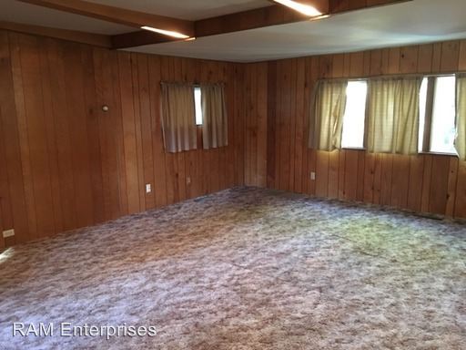 Building Photo - 1694 White Oak Cir
