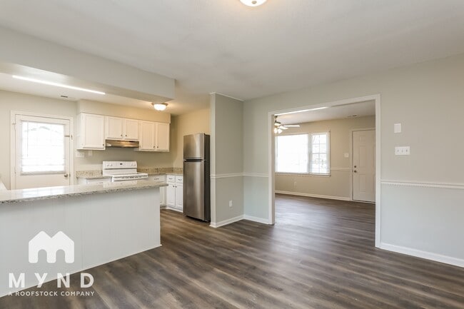 Building Photo - 201 Indian Trail